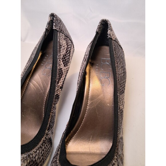 BCBG Paris Snakeskin Wedge Shoes 2.5" Heel Slip On Size 8B Pumps Gray Brown - Picture 3 of 10